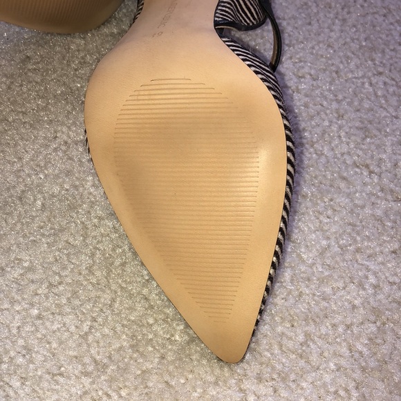 NWOB Beautiful Ann Taylor Hairy Stripe Heel Shoes - Picture 4 of 4